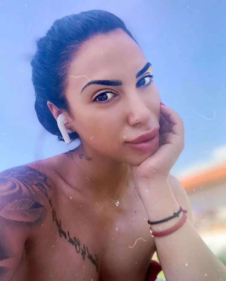 Bimbo lips