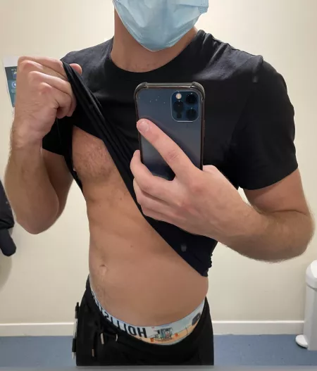 Body is coming along nicely 💪🏻😈