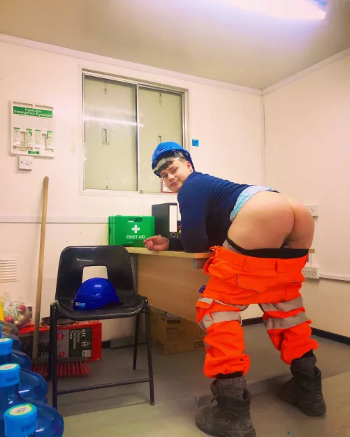 Boss said he wanted to see me in his office? 😋