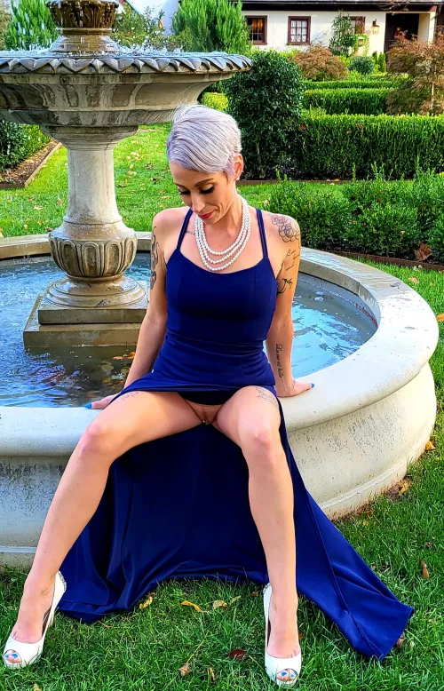 Breaking in my new heels 😈