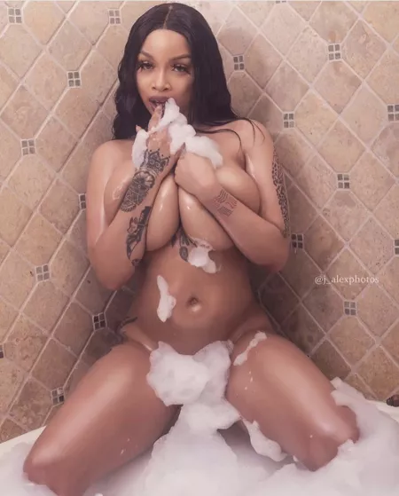 Bubble Bath (xpost r/MelaninVixens)