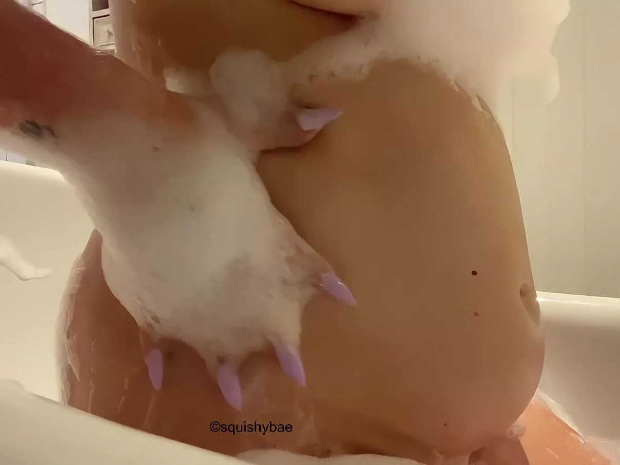 Bubbly belly 🛁