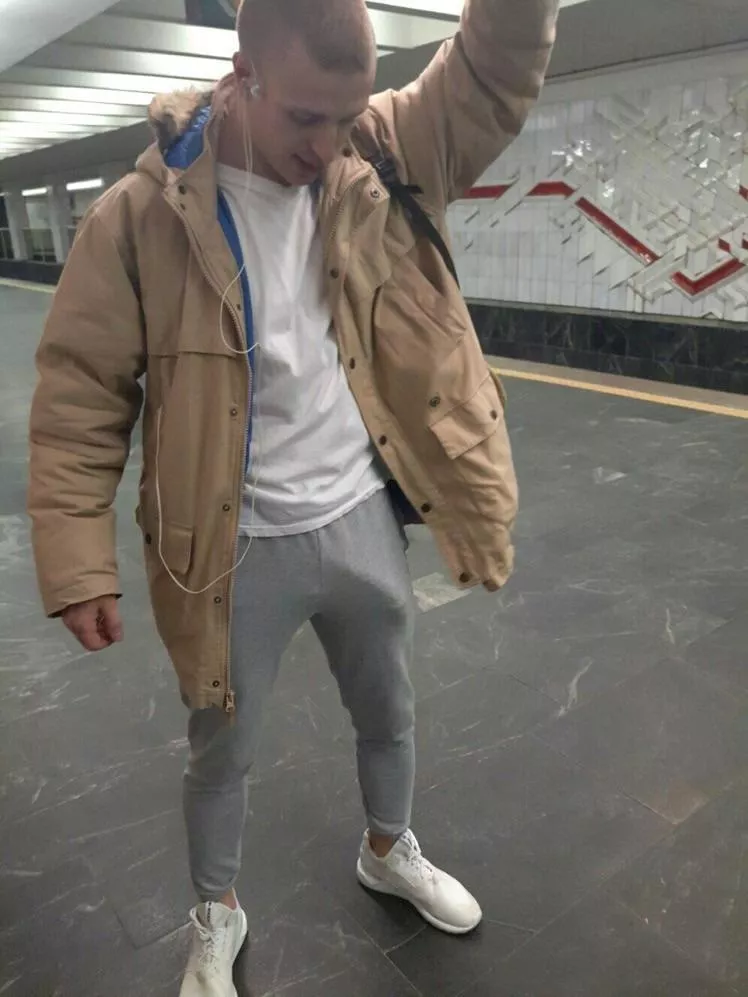 bulging 🍆