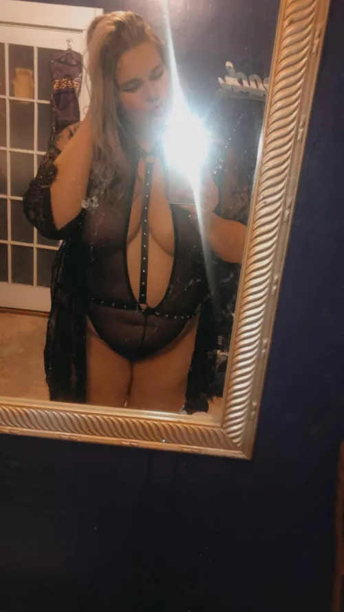 Bull is bringing over a friend. How do I look?♠️