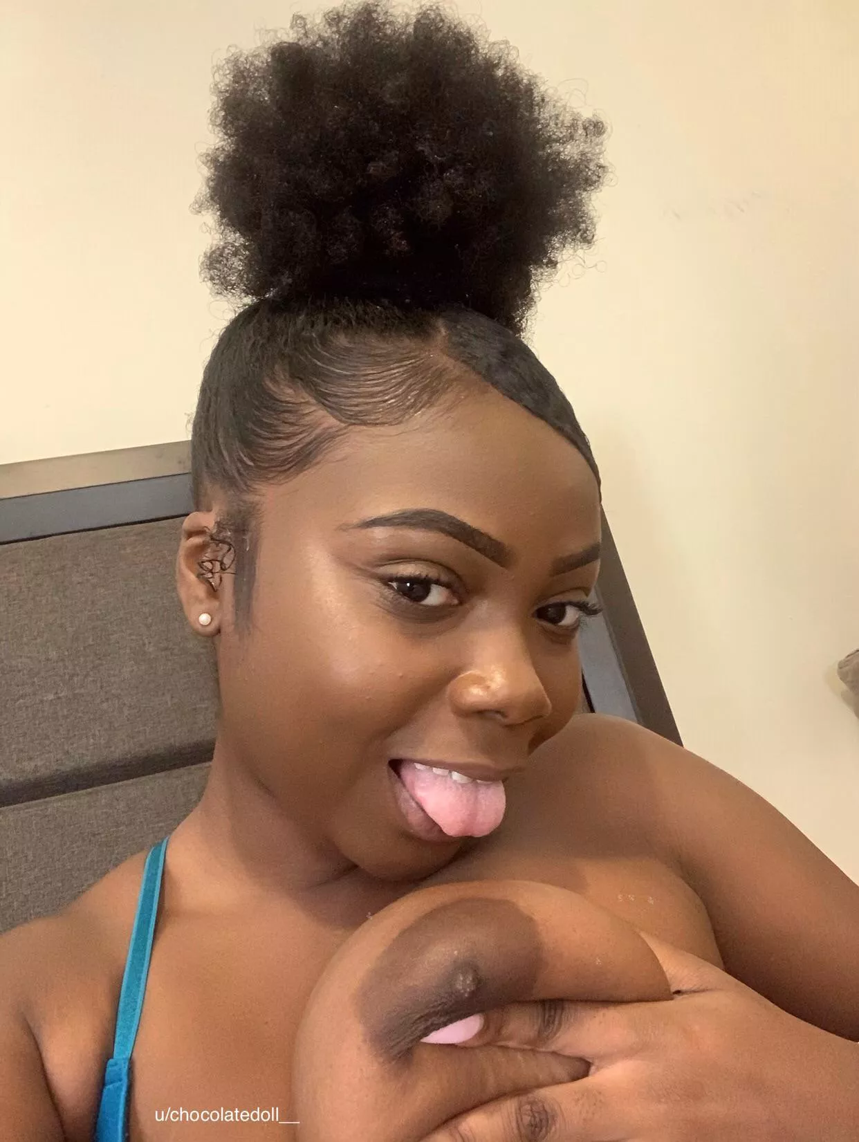 Can I send you selfies like this while you’re at work?