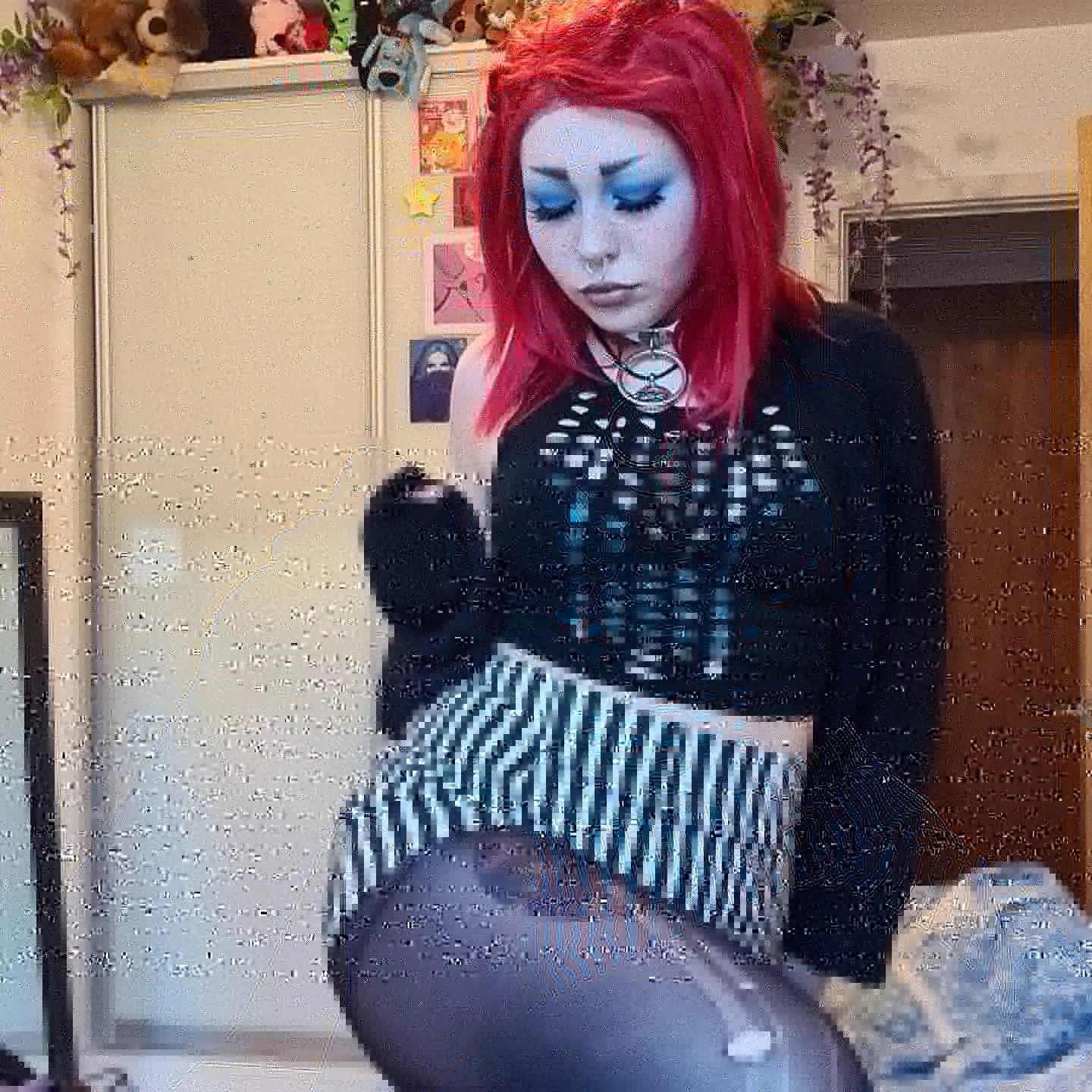 Cant last 5 seconds without ruoning my tights 🤣