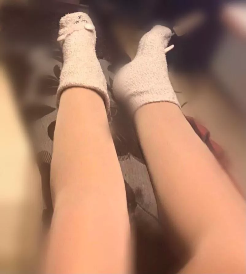 Can’t wait for sweater (& socks) weather.. 😉🧦💋
