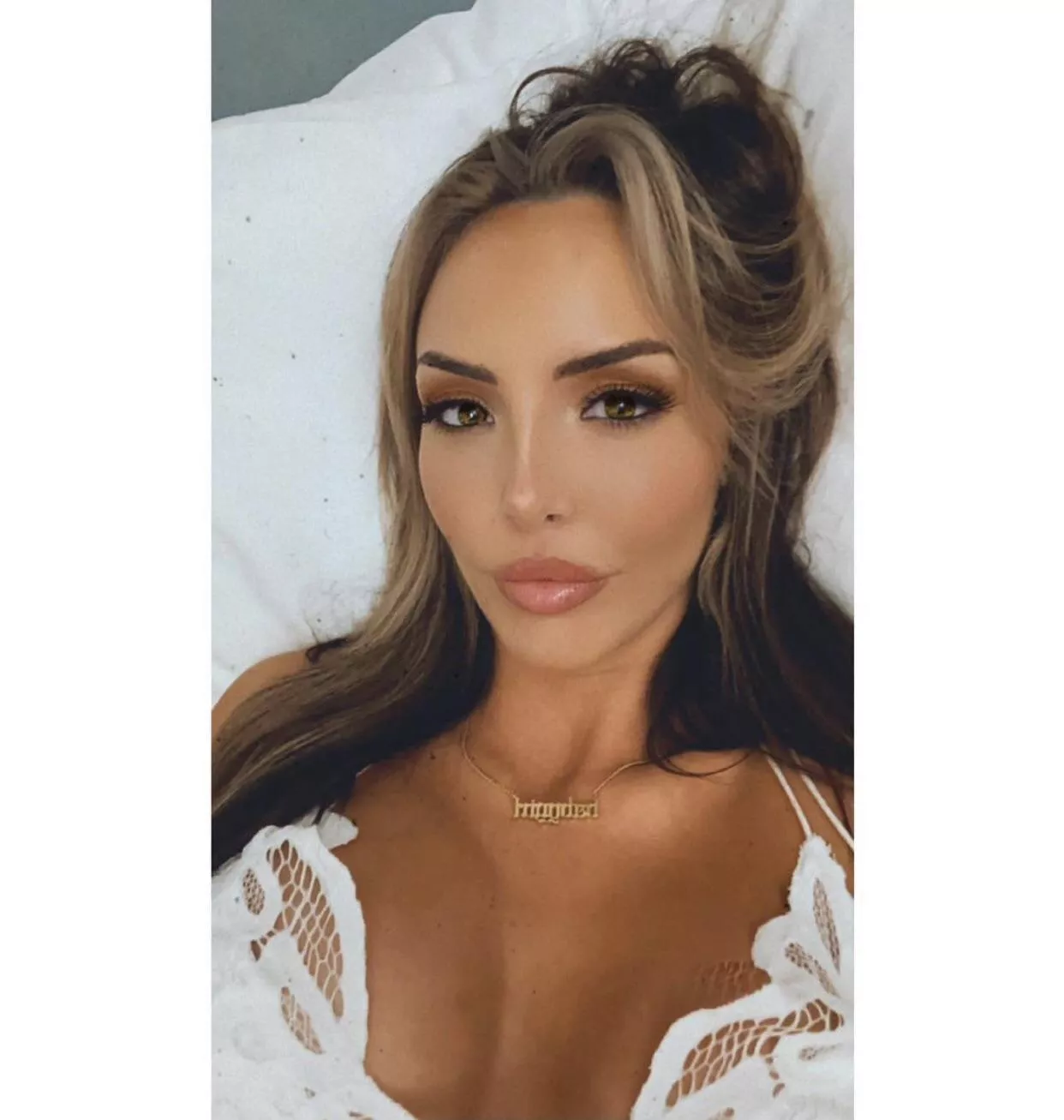 Cassie Lee 🤤