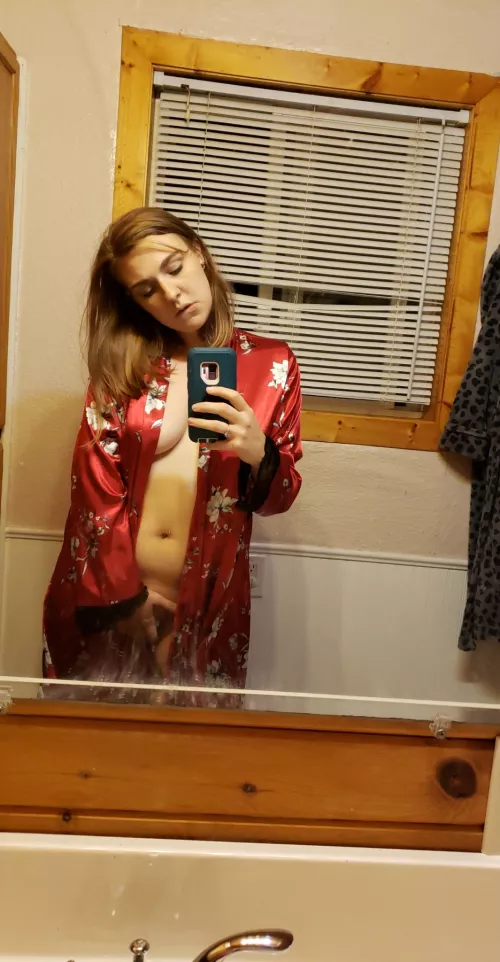 Chatting and trading 25 yo wife, bi guys a big plus so let me know. Send a pic first, Kik chaos1358