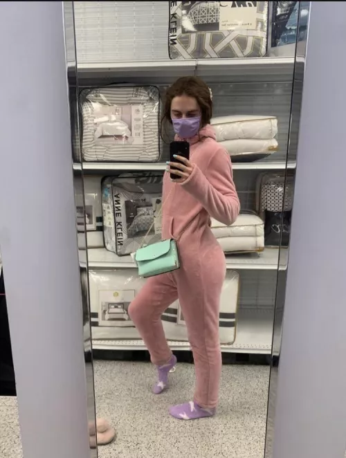 Christmas shopping in my onesie 🥴 (y do ppl tell me it’s not appropriate to wear onesie in public lol)