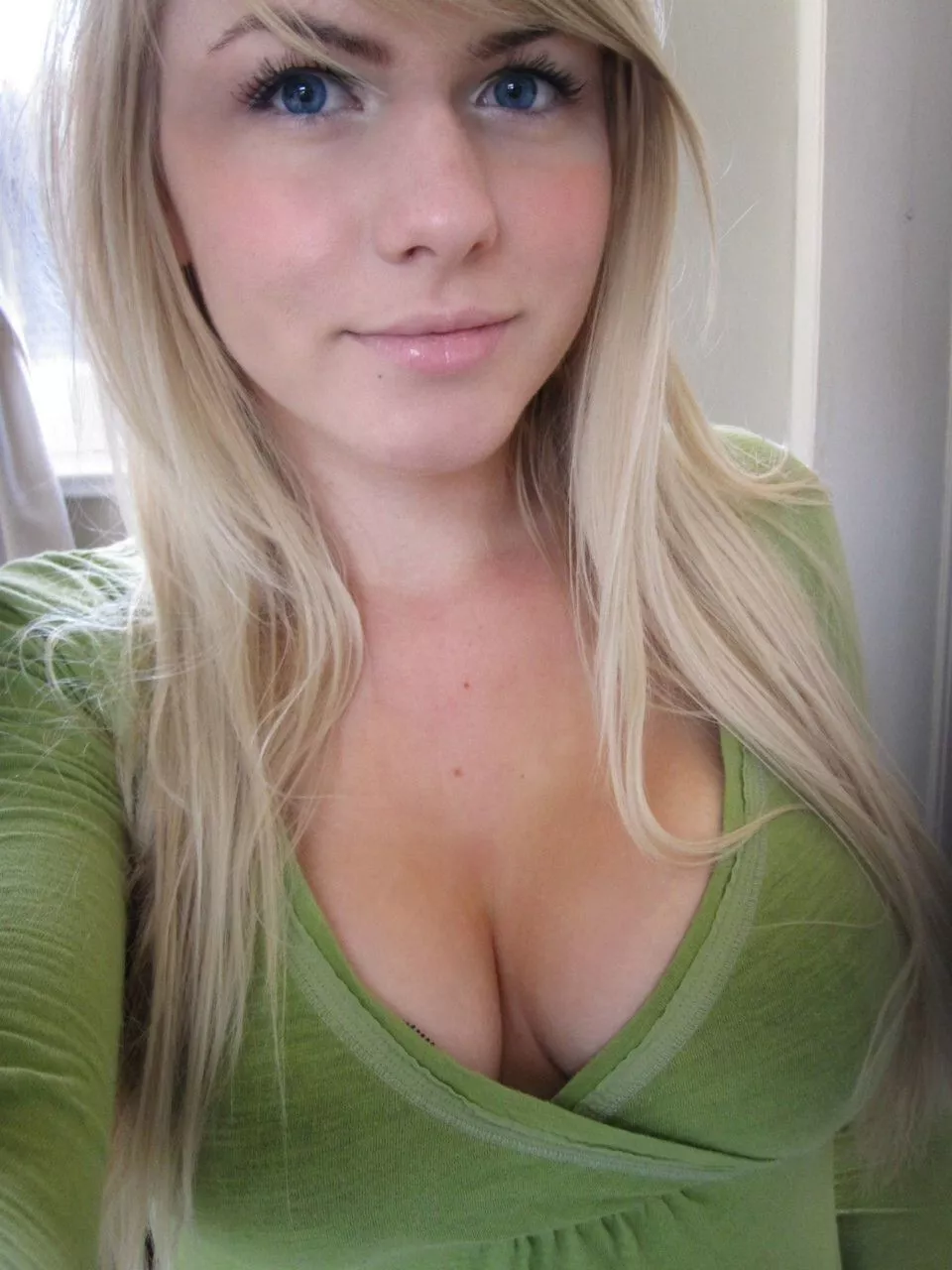 Cleavage Babe 1