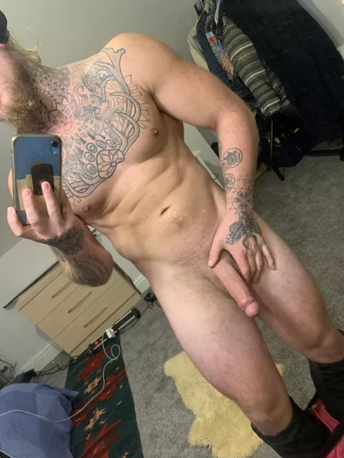 Come give a lad a hand… (Links in bio)