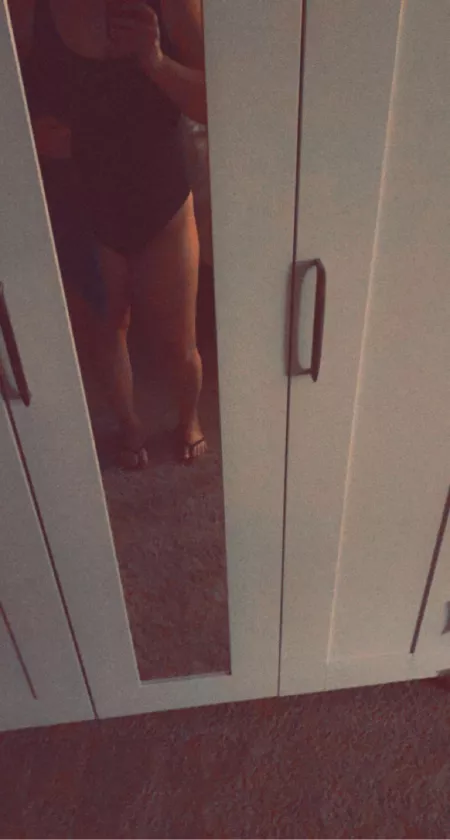 Come join me in the hot tub! (F27) (OC)💕💕💕😈😈