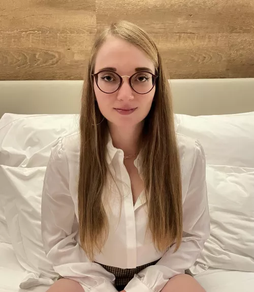 Come say Hi in the comments or with a PM of you like my glasses! ☺️ [F32]