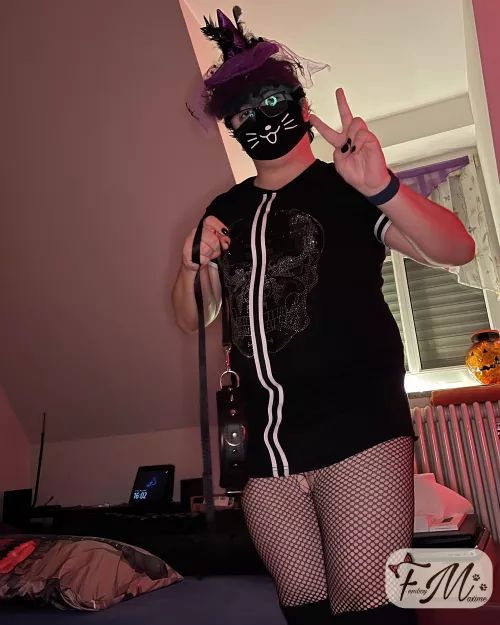 Could I leash you?🖤