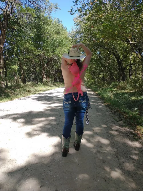 country roads take me home 🎶