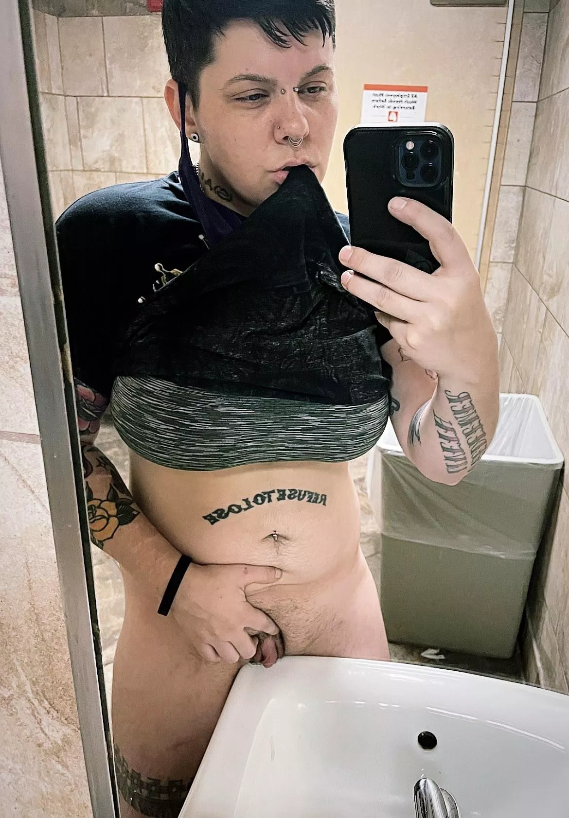 Coworker called out tonight. Guess I’ll just have to fuck the sink instead 🤣🤣🤷🏻‍♂️ (he/his, queer)