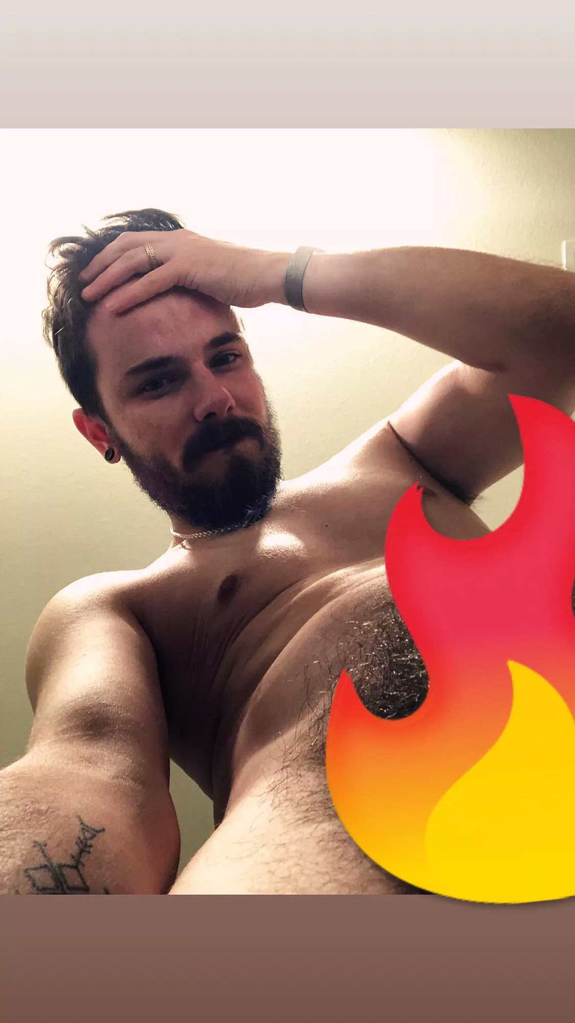 Cum bury your face in my dark hairy bush 🔥😈