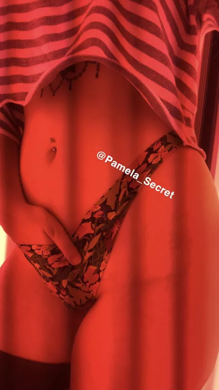 Cum play with me!! [21] [USA] [F] blonde college athlete ❤️ [selling] content (custom if asked) and nasty dirty panties from my pussy [$30] a pair! Buy 2 and you’ll find out what a pussy pop is 🤪 [kik] Pamela_Secret [cashapp] $exyPamela