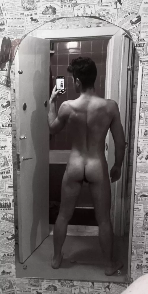 Cum play with me 🍑