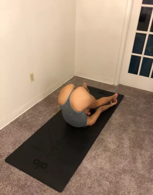 Cum stretch out with me