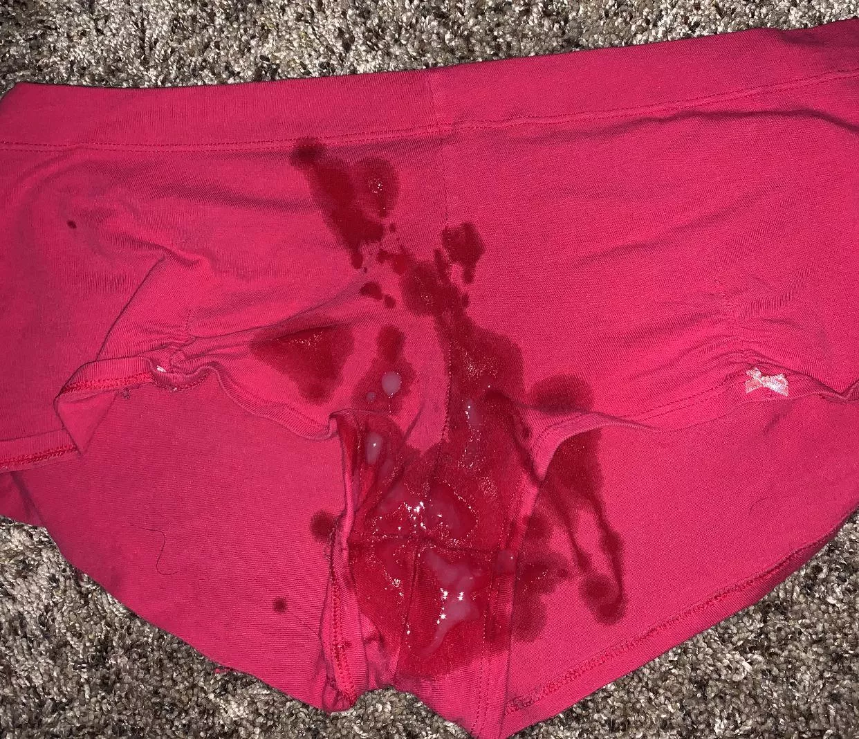 Cummed so hard on my moms panties I don’t know why but nothing makes me cum harder than my own mom.