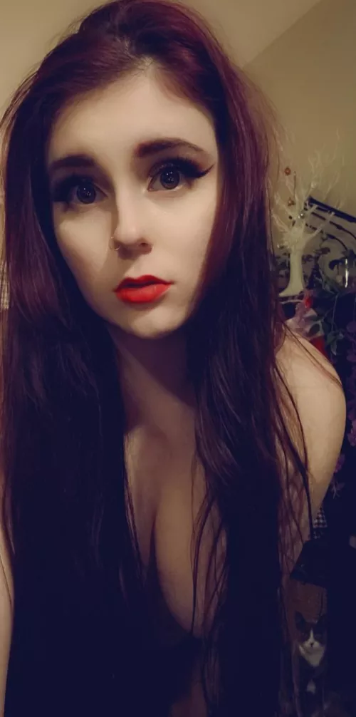 Dark haired rapunzel vibes♥️