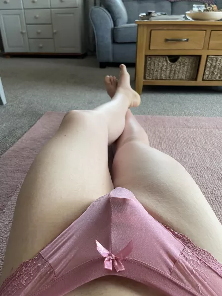 Day 4 of my chastity journey! So I took it off for only 30 mins to shave down their. If I didn’t need to touch it I didn’t and it’s back on with matching panties 💗