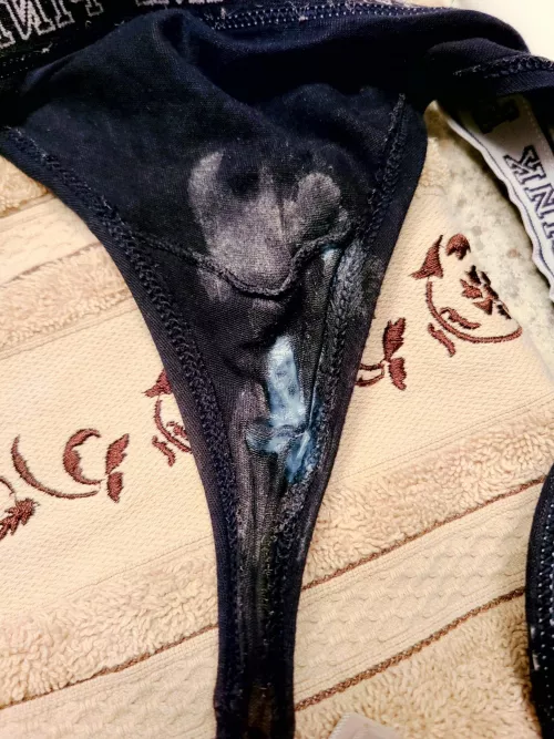 Did someone say cum in panties?! 💦😘