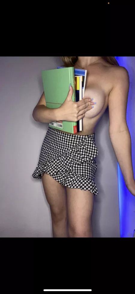 did you ever thought about having sex with an girl, who is 4‘9 tall 😈😇