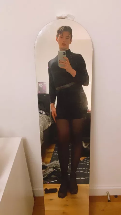 Dm me if you want to find out more about this little slut or if you want to become her sissy sister under my control 😈