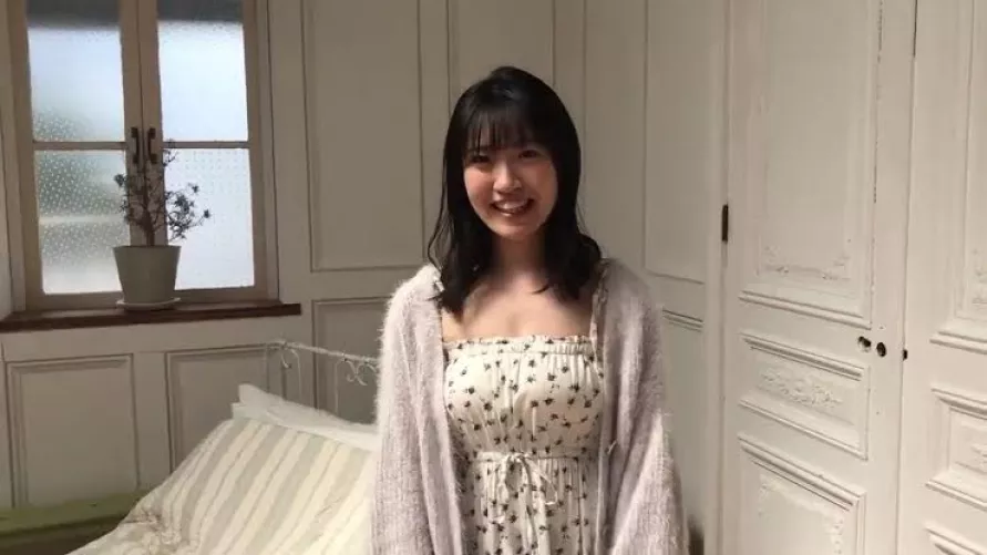 Do any of you know the code or name of the actress?