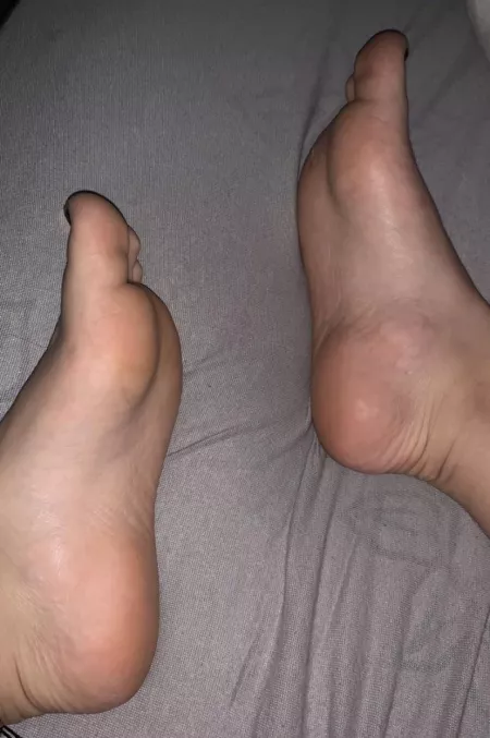 do they please u? 🥵 wanna take a lick. dms/pms r welcome
