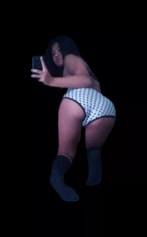 Do u like my small ass hehe