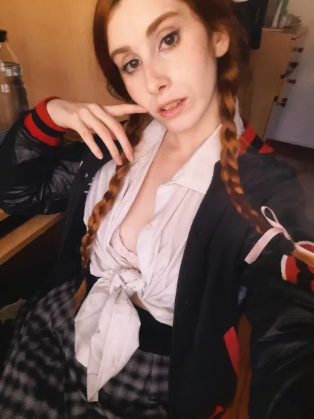 Do you have to be naked to get love on this site?🤔