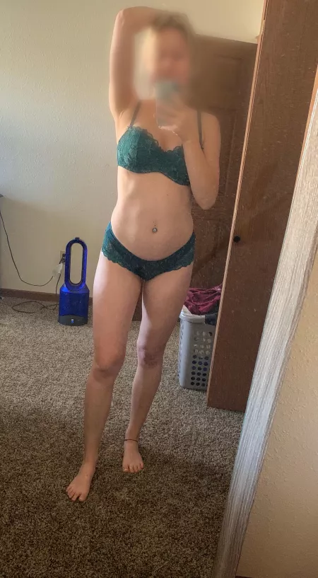 Do you like (f)it, pregnant girls 😏