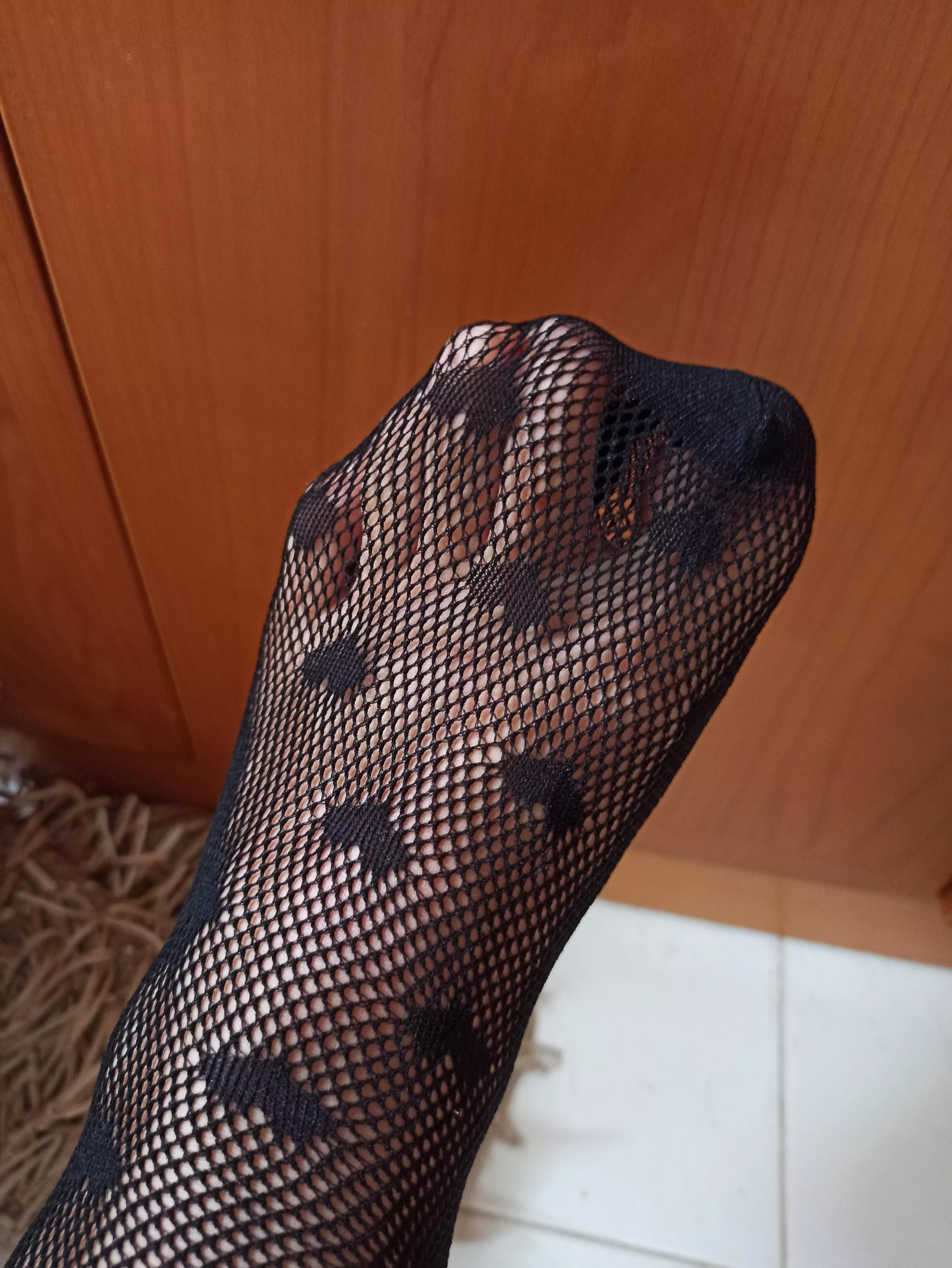 Do you like my feet master?❤️ I'm your sissy slut~