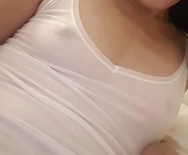 Do you like my soft singlet top I wear shopping ?