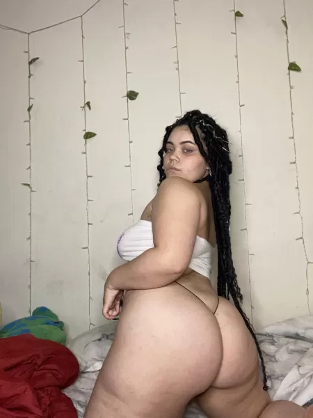 Do you like my white girl ass daddy?