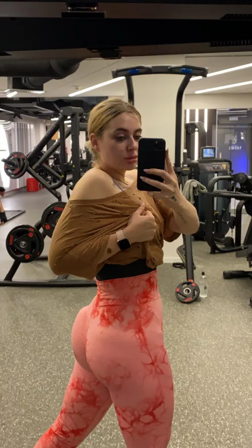 Do you like pattern leggings? 😈