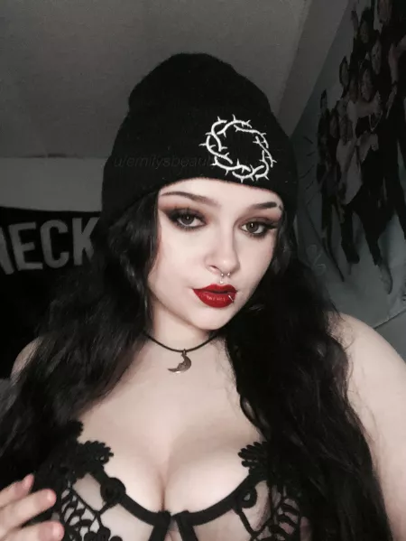 do you like red lipstick? 🍒❤️ do you like red lipstick? 🍒❤️