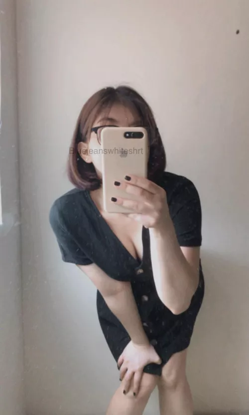 Do you like short haired filipina chick 🥺