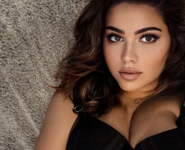 Do you like the view🥺 hot young milf🖤 check the comments