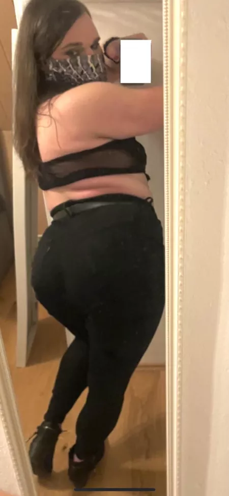 do you think i was born to serve real men and their big cocks?😳 kik:Leamango167