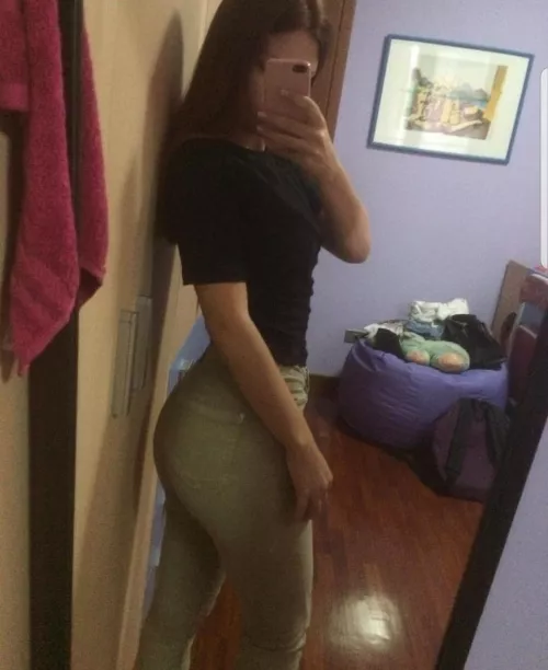 Does my ass looks big? Does my ass looks big?