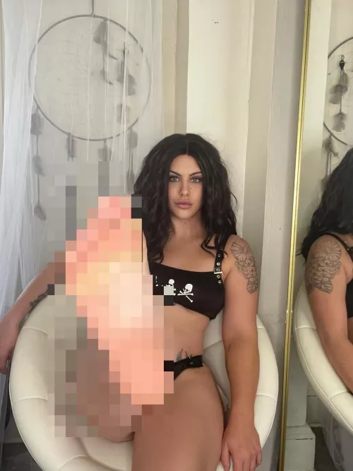 [domme] beta bitches don’t even deserve to see My feet uncensored.