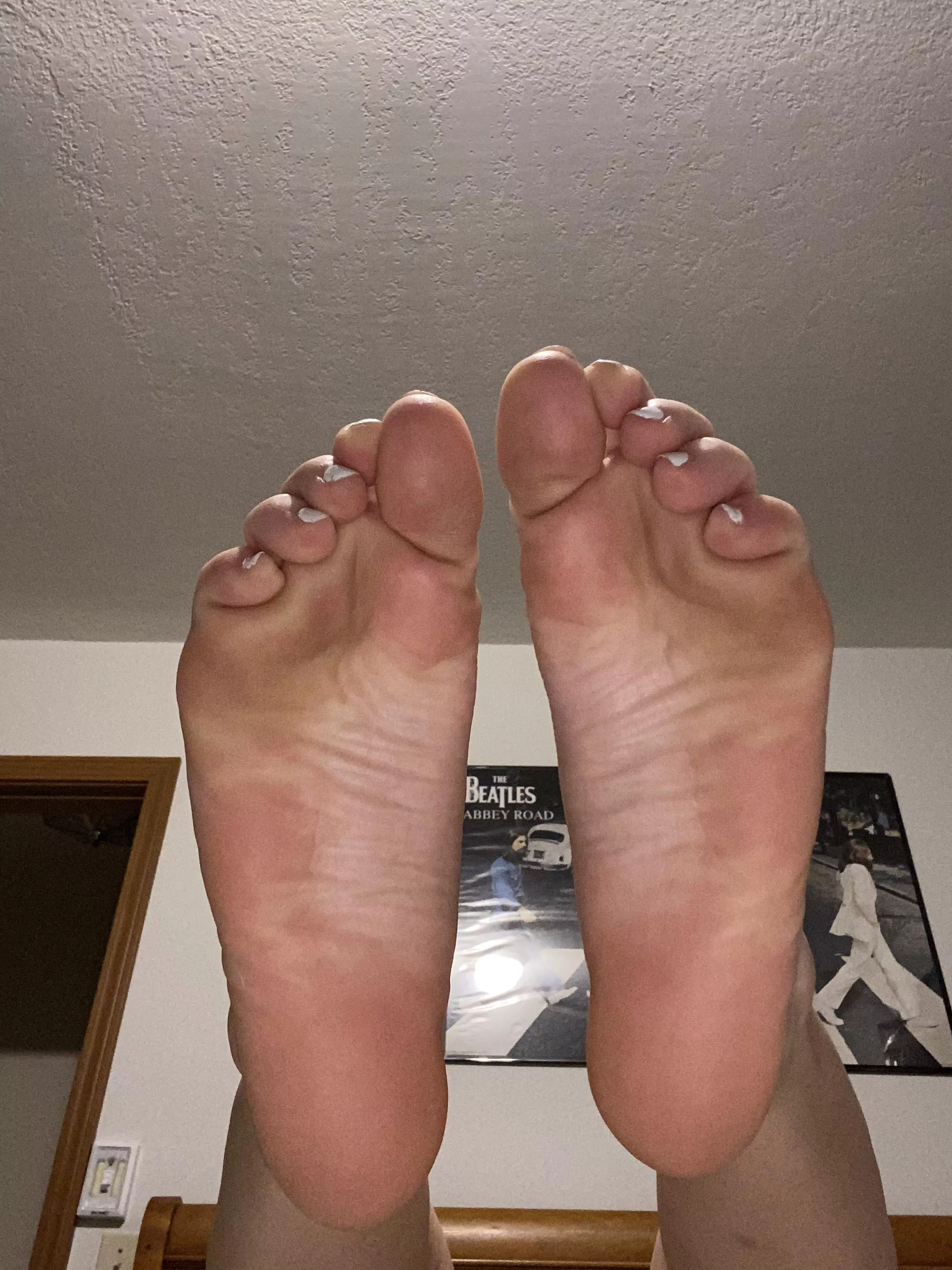 [domme] I want you to lick away on my nurse soles 😝