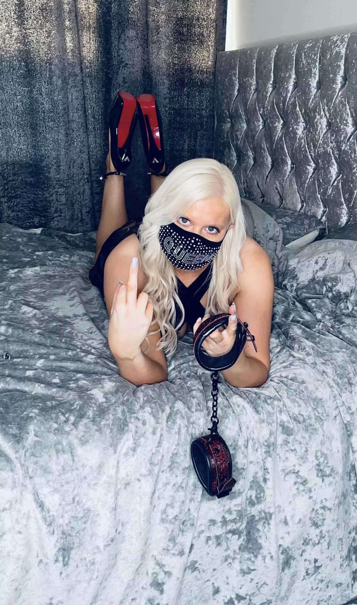 [domme] Suck my sexy heels like a good slut, worshipping me is all you’re good for