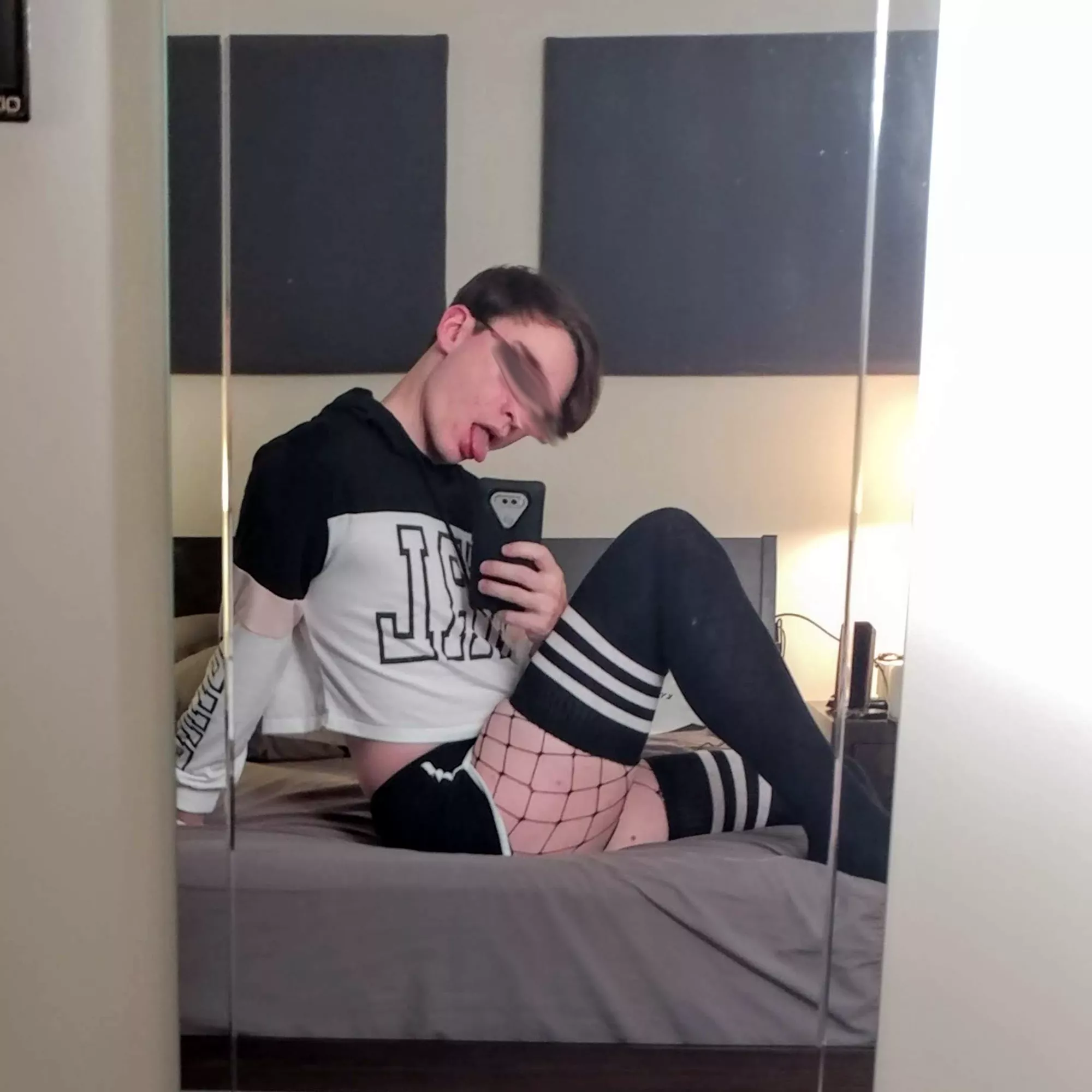 dressing like a slutty e-girl was the best way to improve my self image 🥰