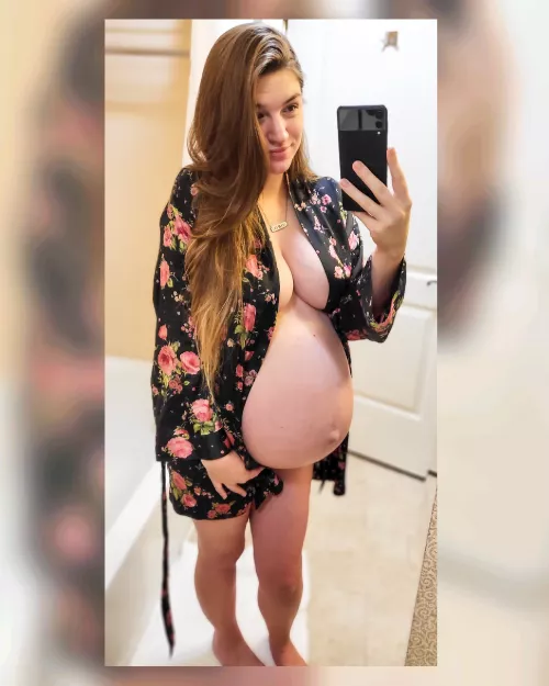 Due tomorrow, been in and out of hospital. Laboring at a hotel near hospital now💖